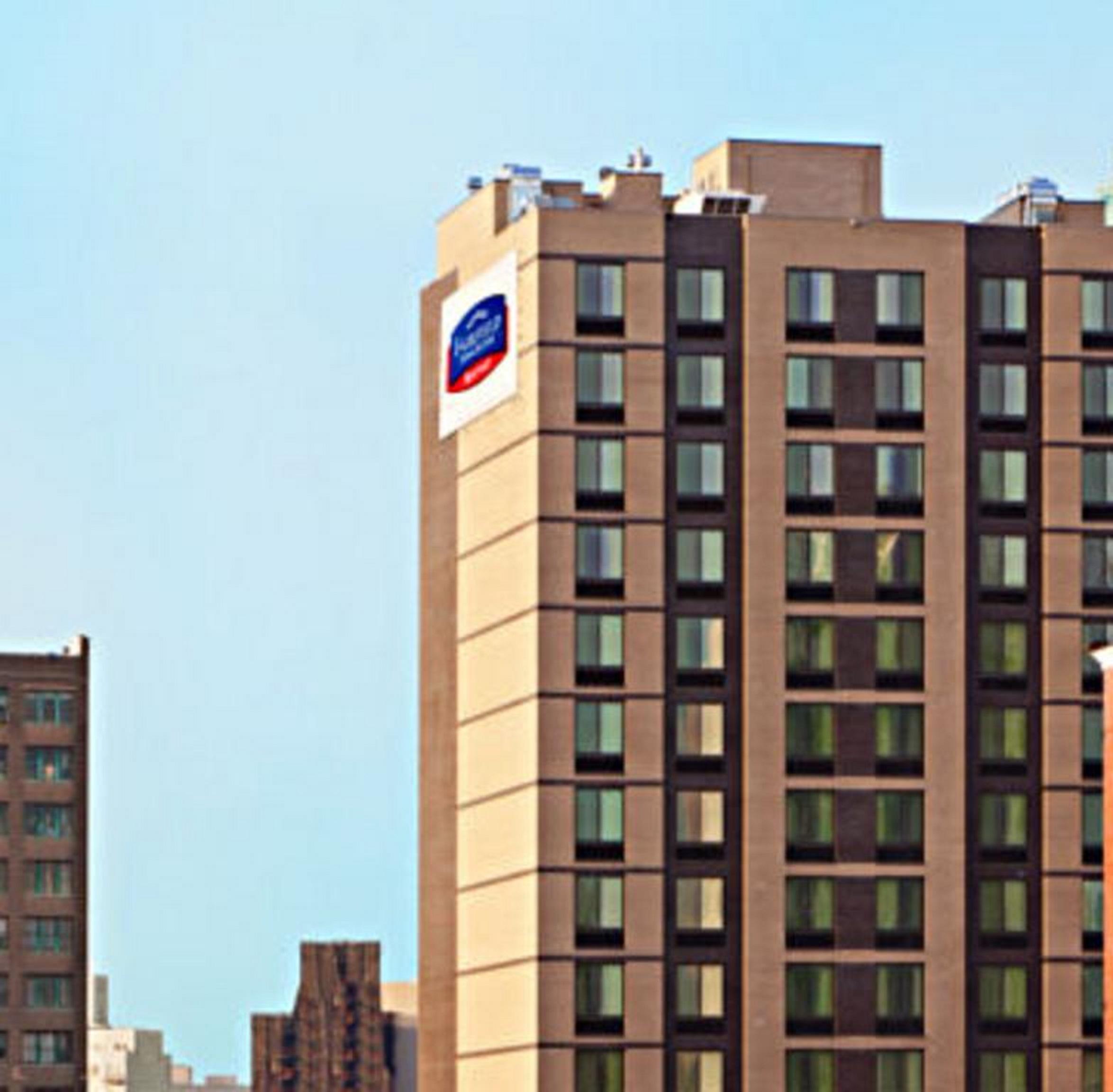 Fairfield Inn & Suites By Marriott New York Queens/Queensboro Bridge Exterior photo
